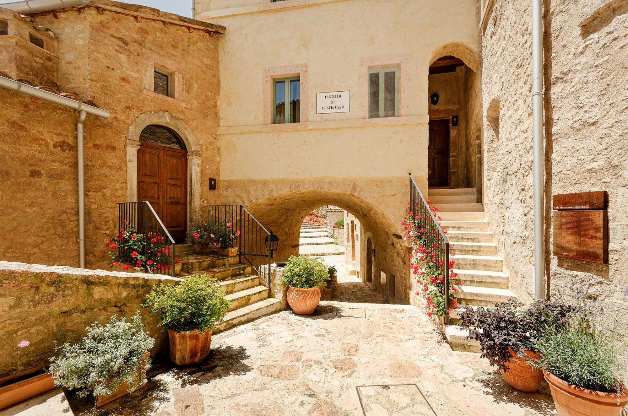 Castello Di Postignano Relais Hotel Sellano Exterior photo