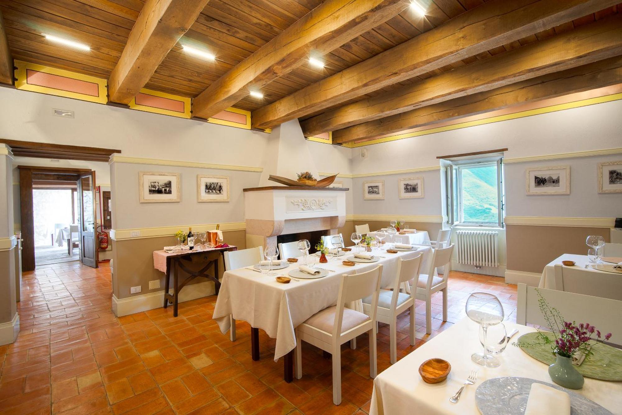 Castello Di Postignano Relais Hotel Sellano Exterior photo