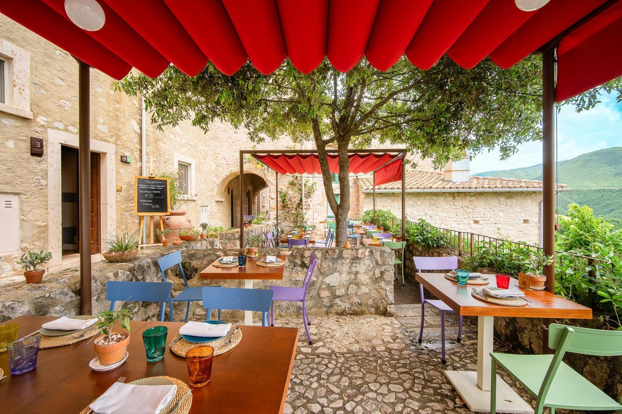 Castello Di Postignano Relais Hotel Sellano Exterior photo