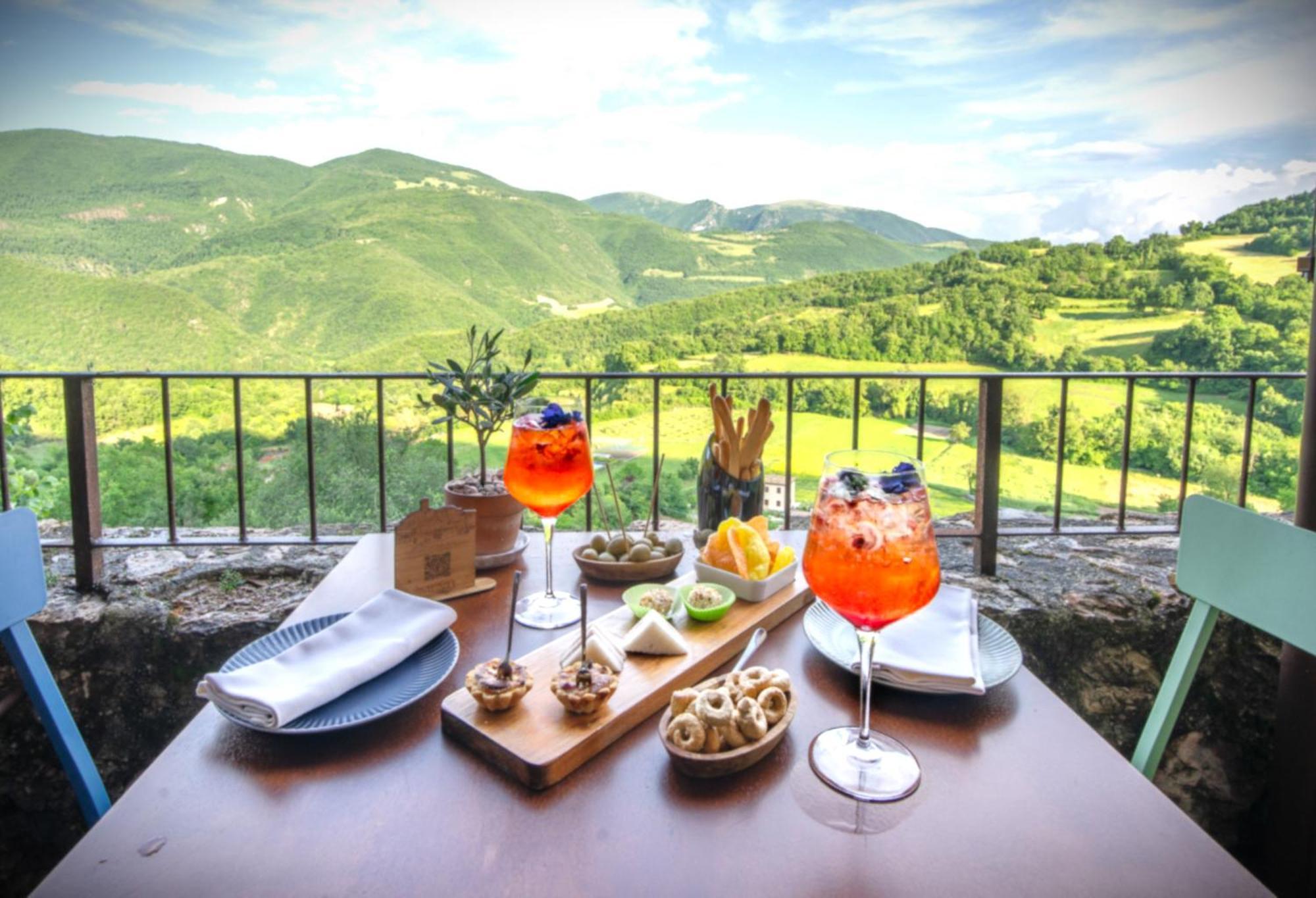 Castello Di Postignano Relais Hotel Sellano Exterior photo